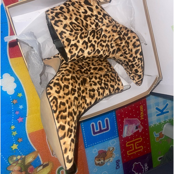 Halogen Shoes - Brand new Halogen Ashlee Leopard Print Booties (Genuine Calf Hair)-Size 10